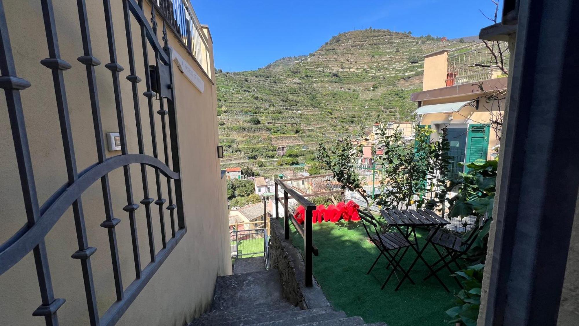 Orizzonti Apartments Manarola Esterno foto